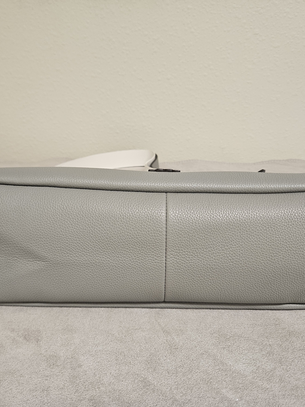 Tory Burch Light Grey Pebbled Leather Shoulder Bag - Picture 8 of 12